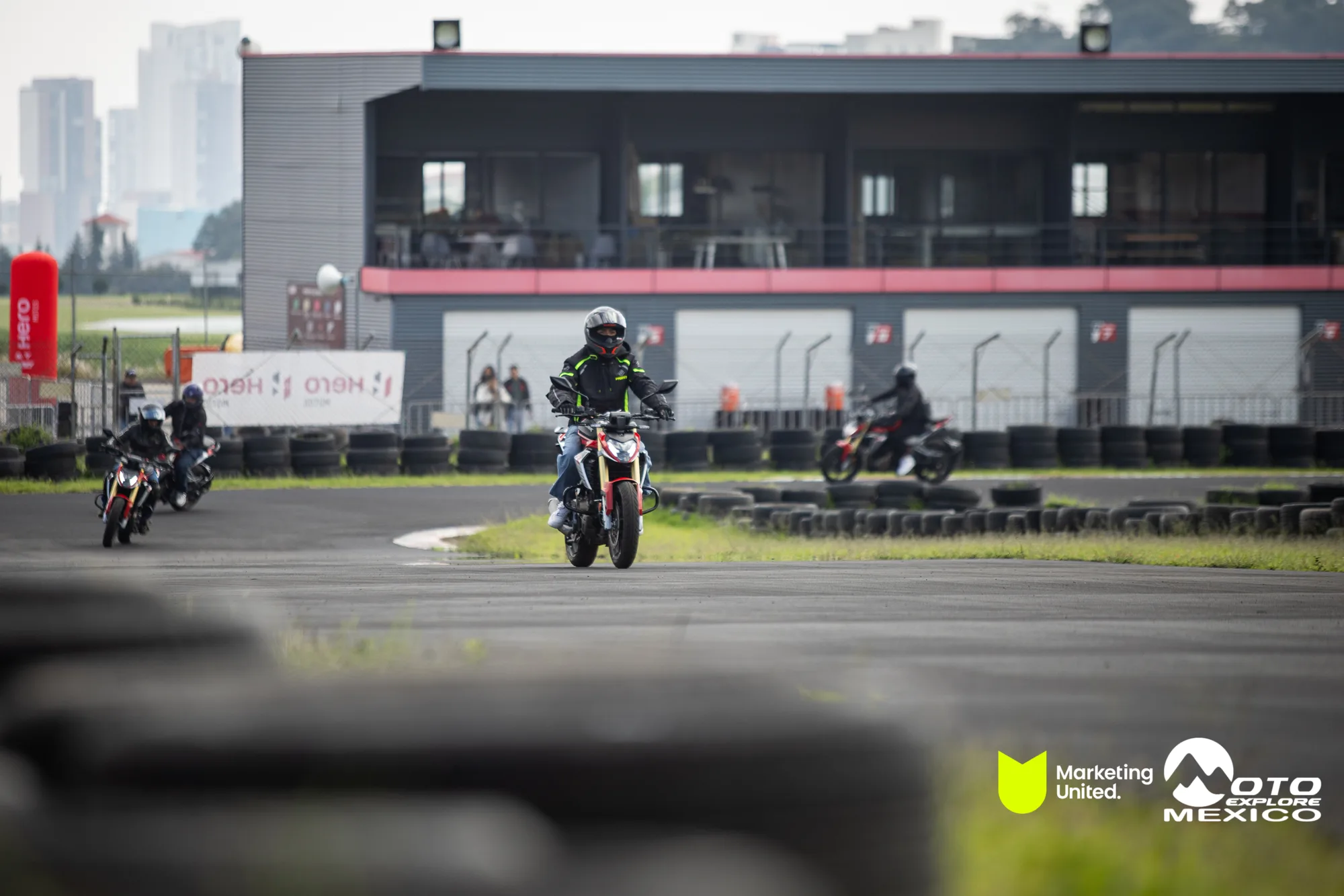 KBR PRUEBA DE MANEJO HUNK 148