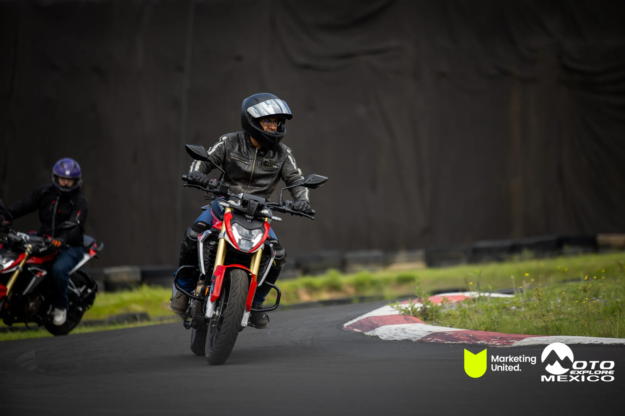 KBR PRUEBA DE MANEJO HUNK 163