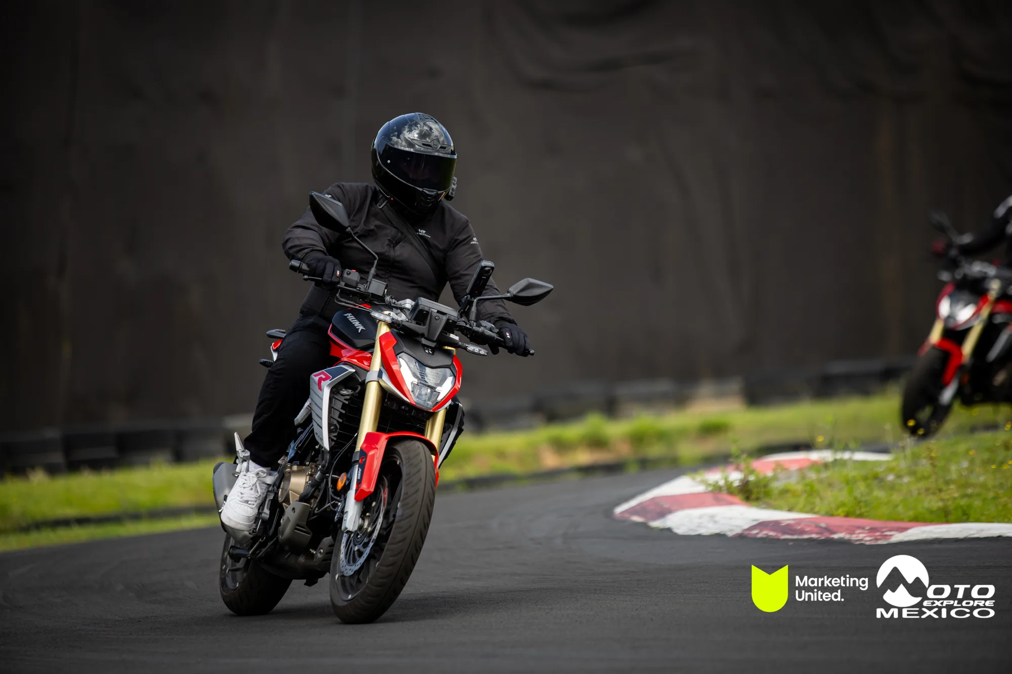 KBR PRUEBA DE MANEJO HUNK 165