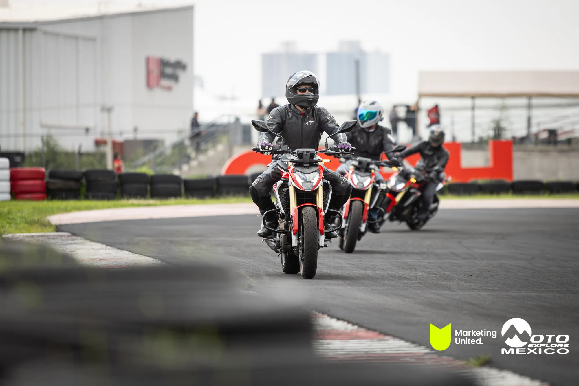 KBR PRUEBA DE MANEJO HUNK 180