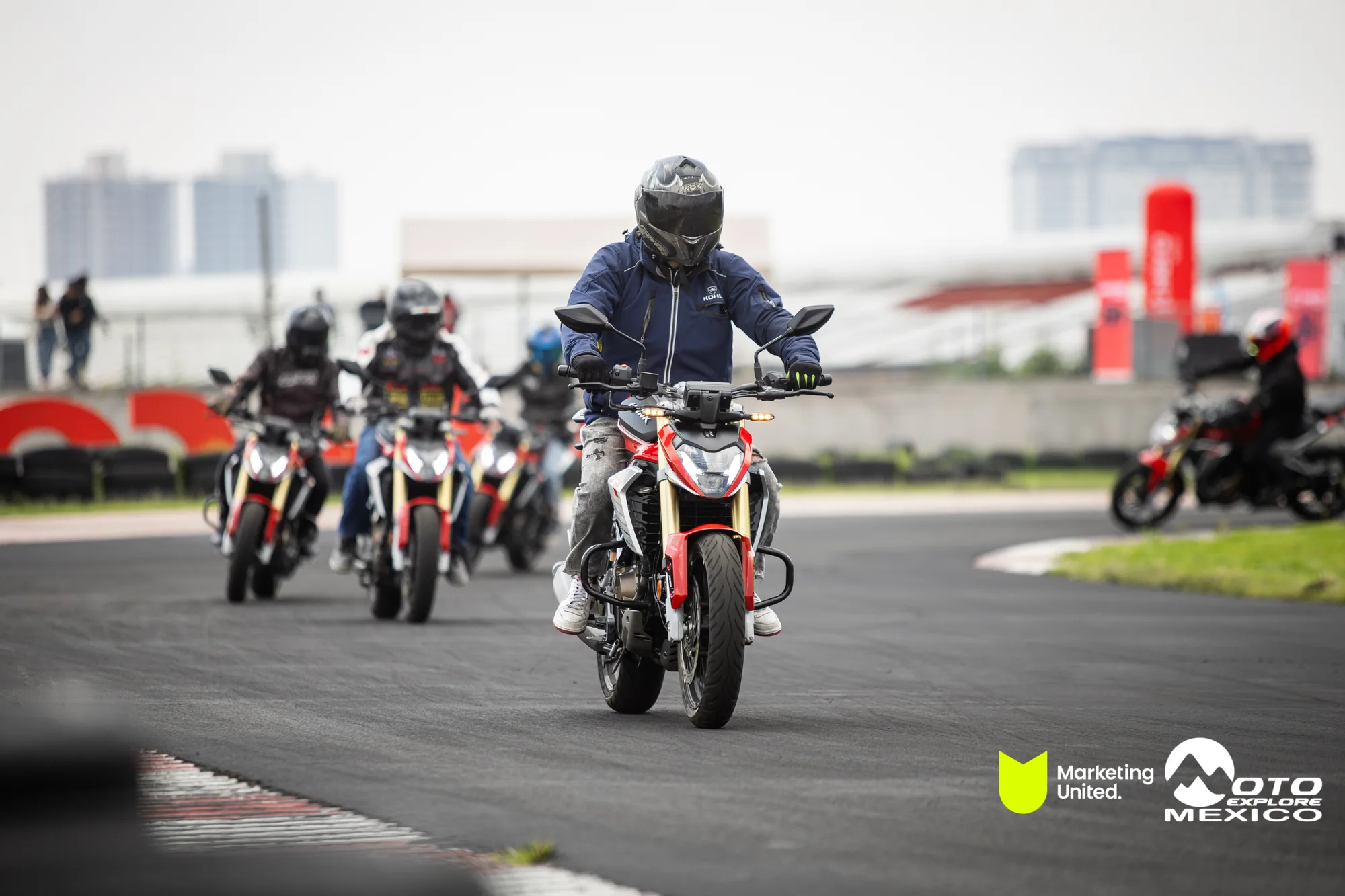 KBR PRUEBA DE MANEJO HUNK 185