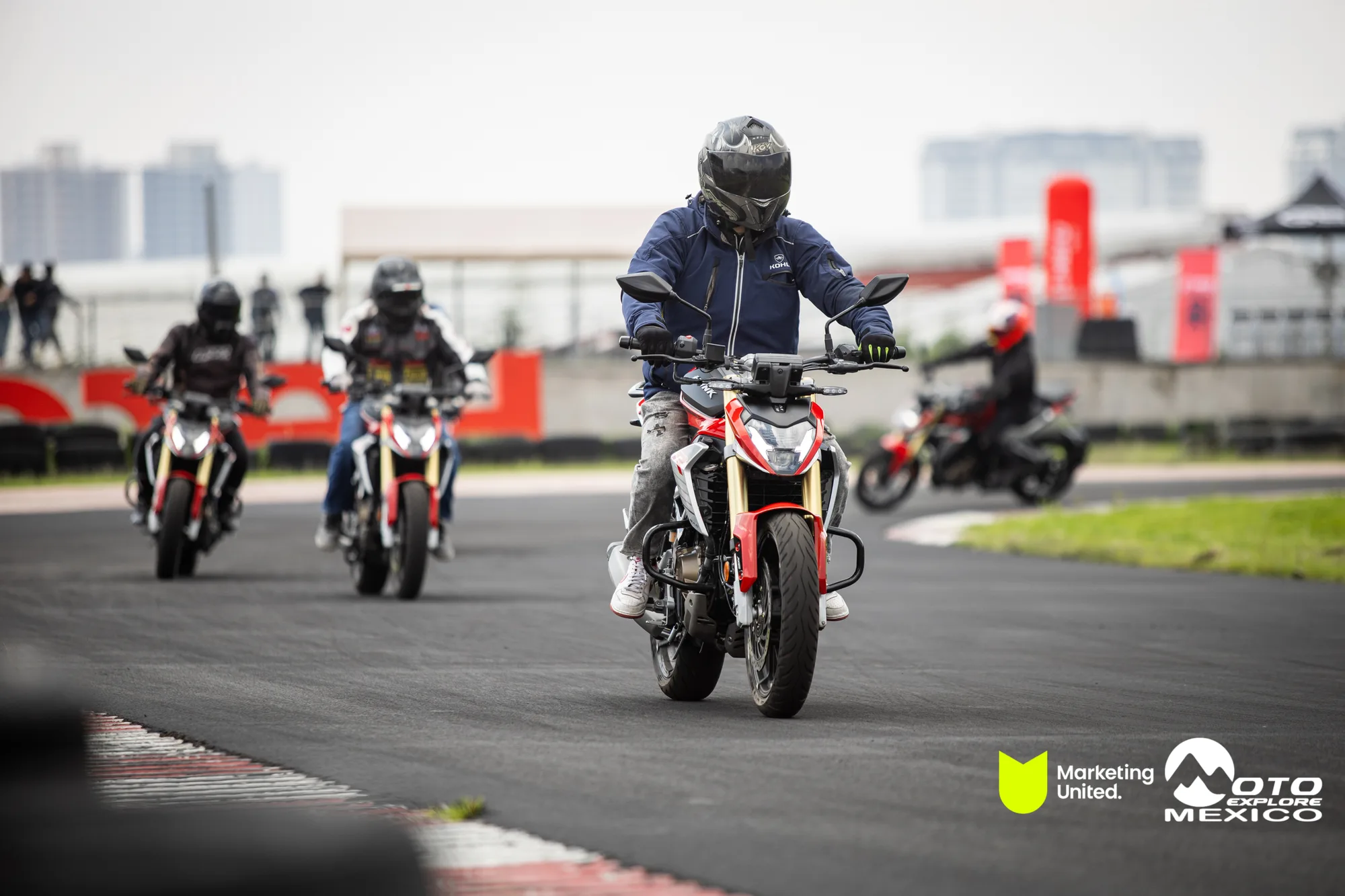 KBR PRUEBA DE MANEJO HUNK 186
