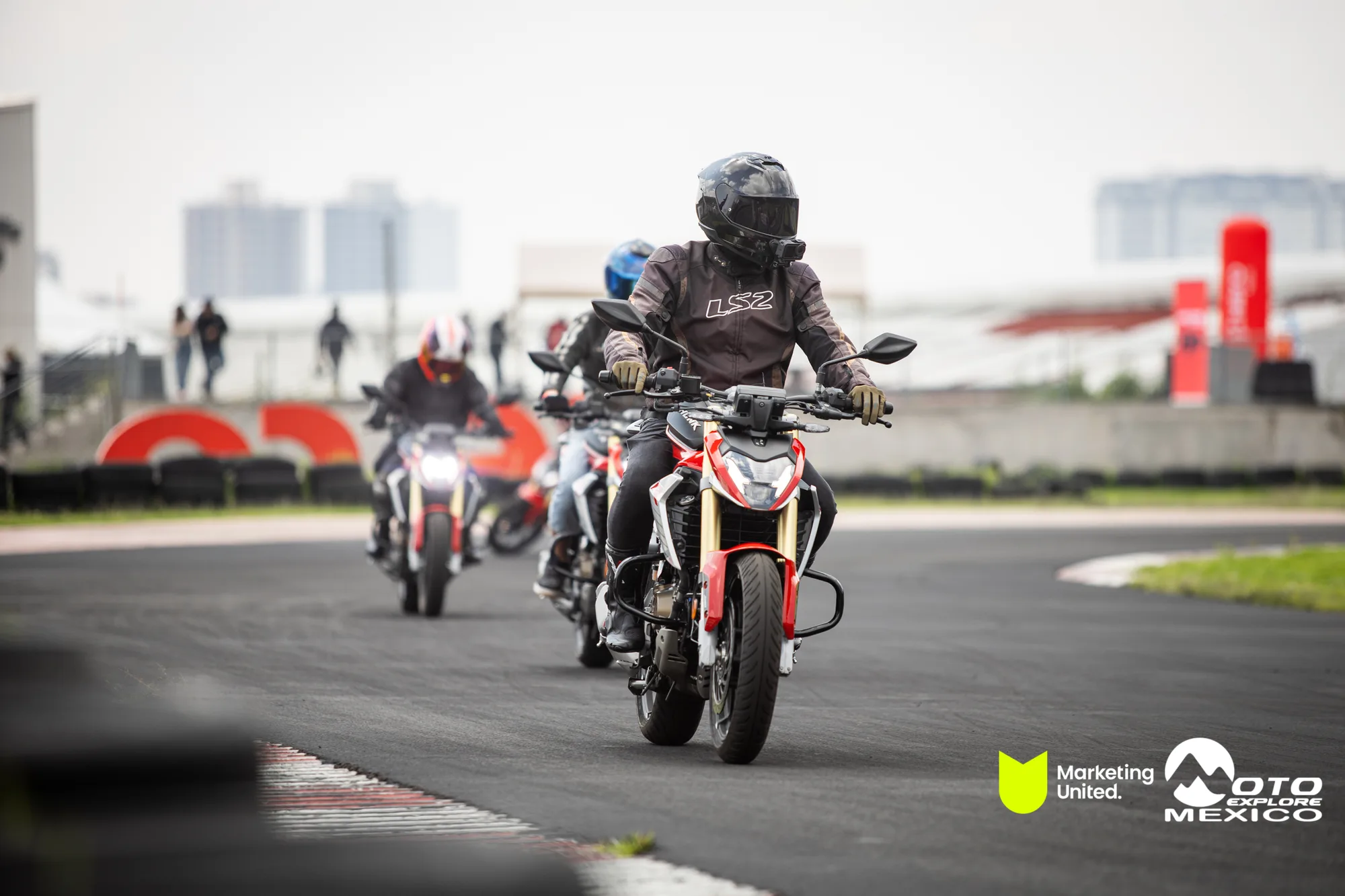 KBR PRUEBA DE MANEJO HUNK 188