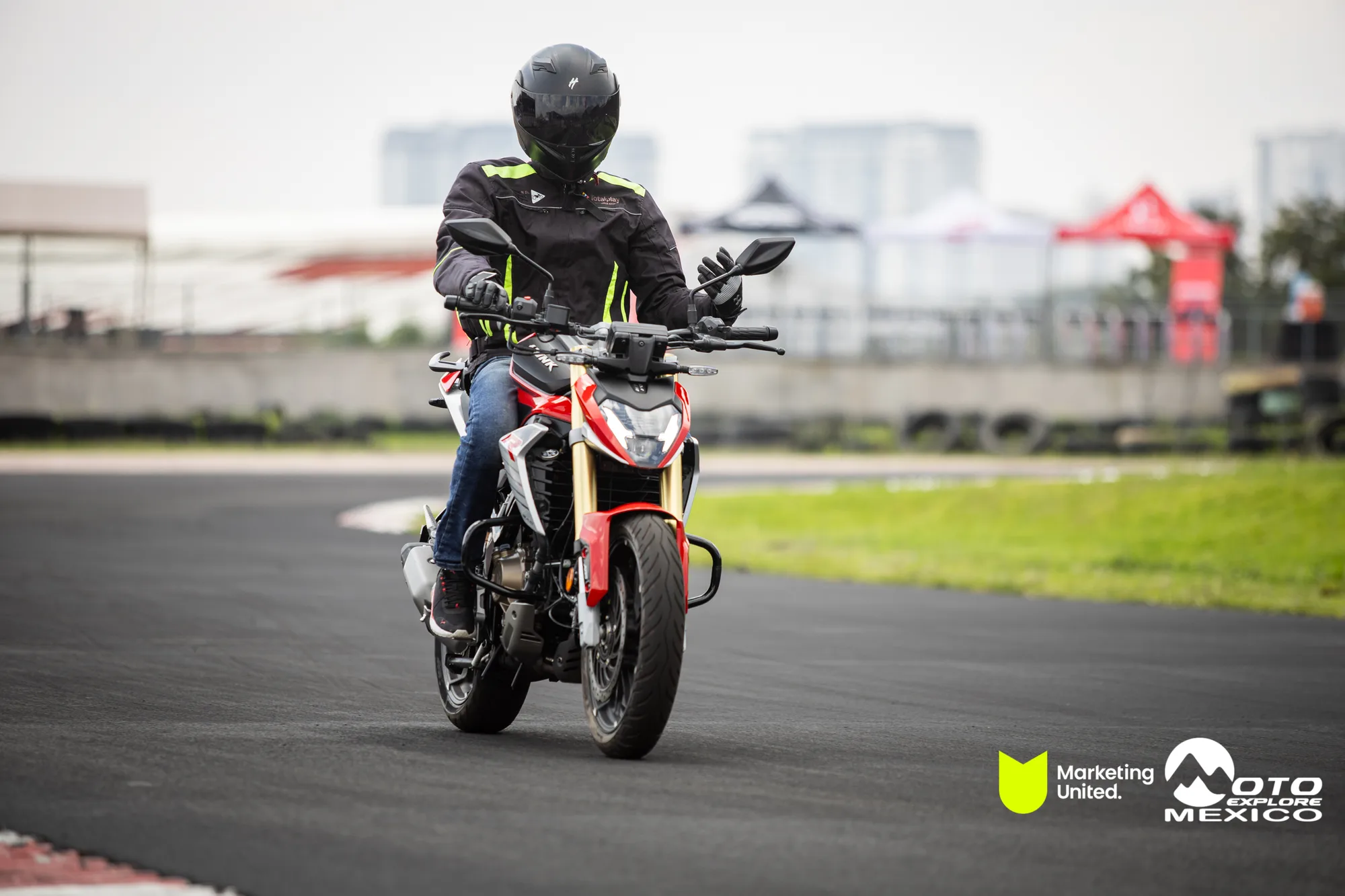 KBR PRUEBA DE MANEJO HUNK 190