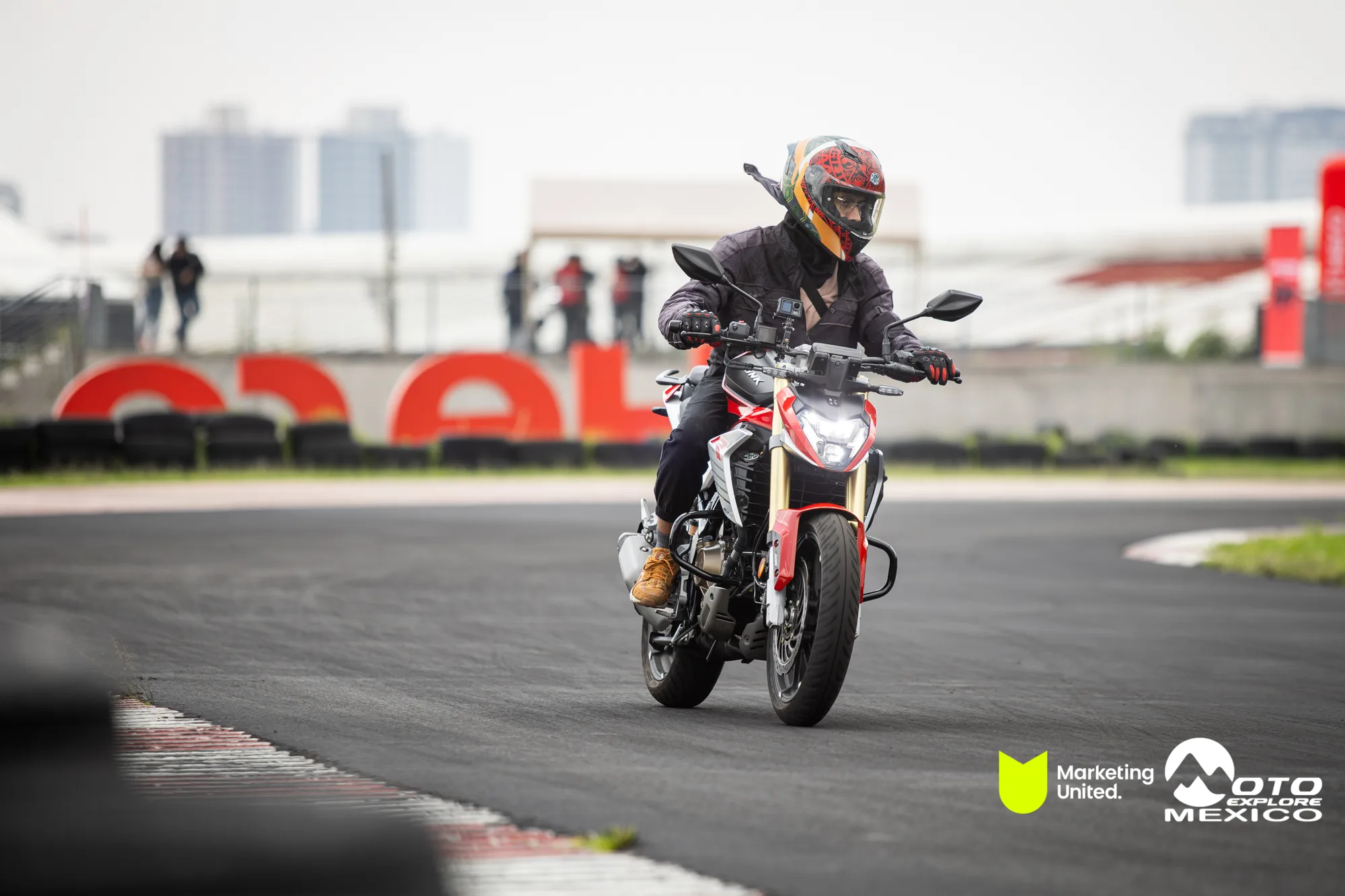 KBR PRUEBA DE MANEJO HUNK 197