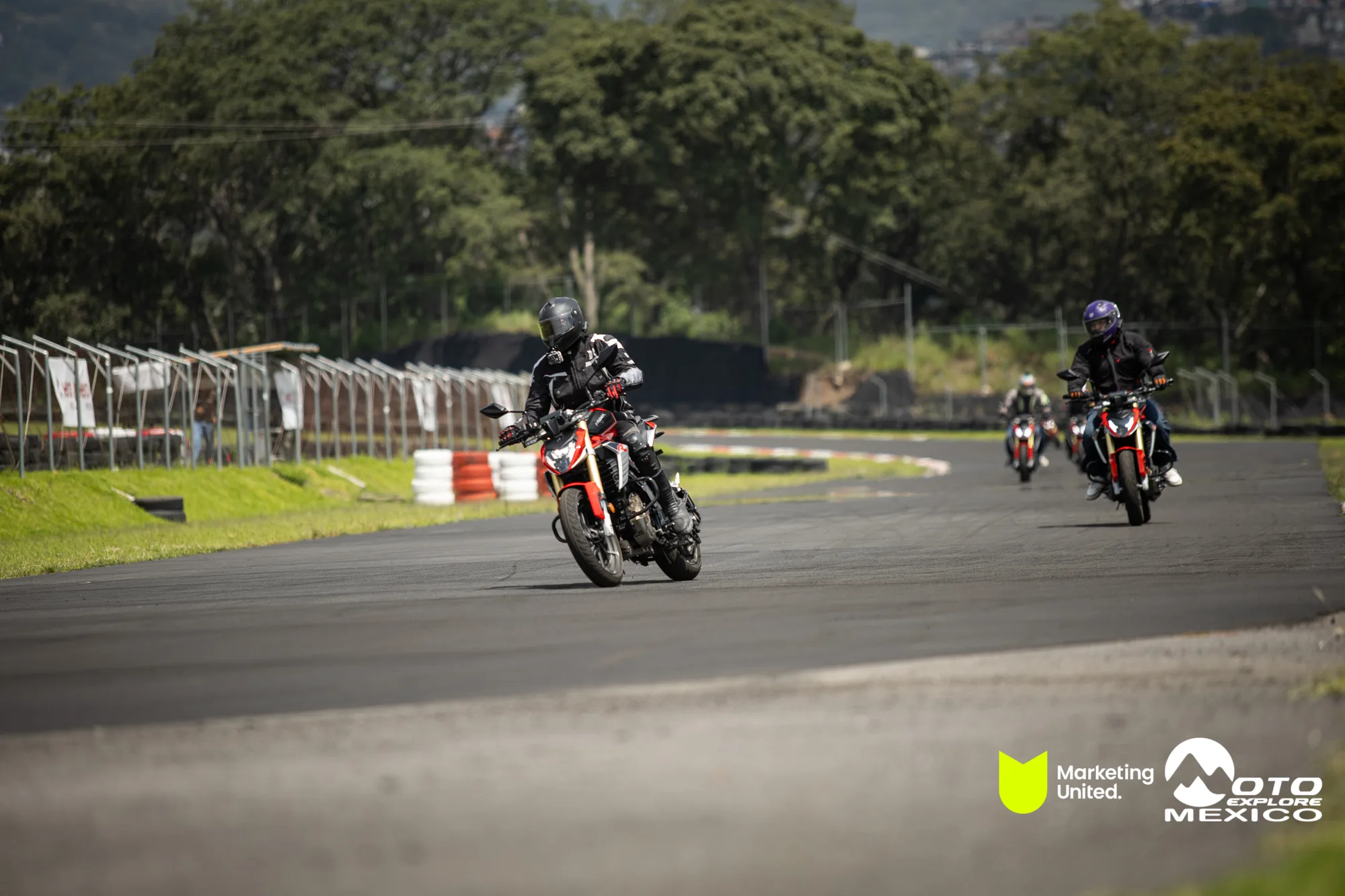 KBR PRUEBA DE MANEJO HUNK 233