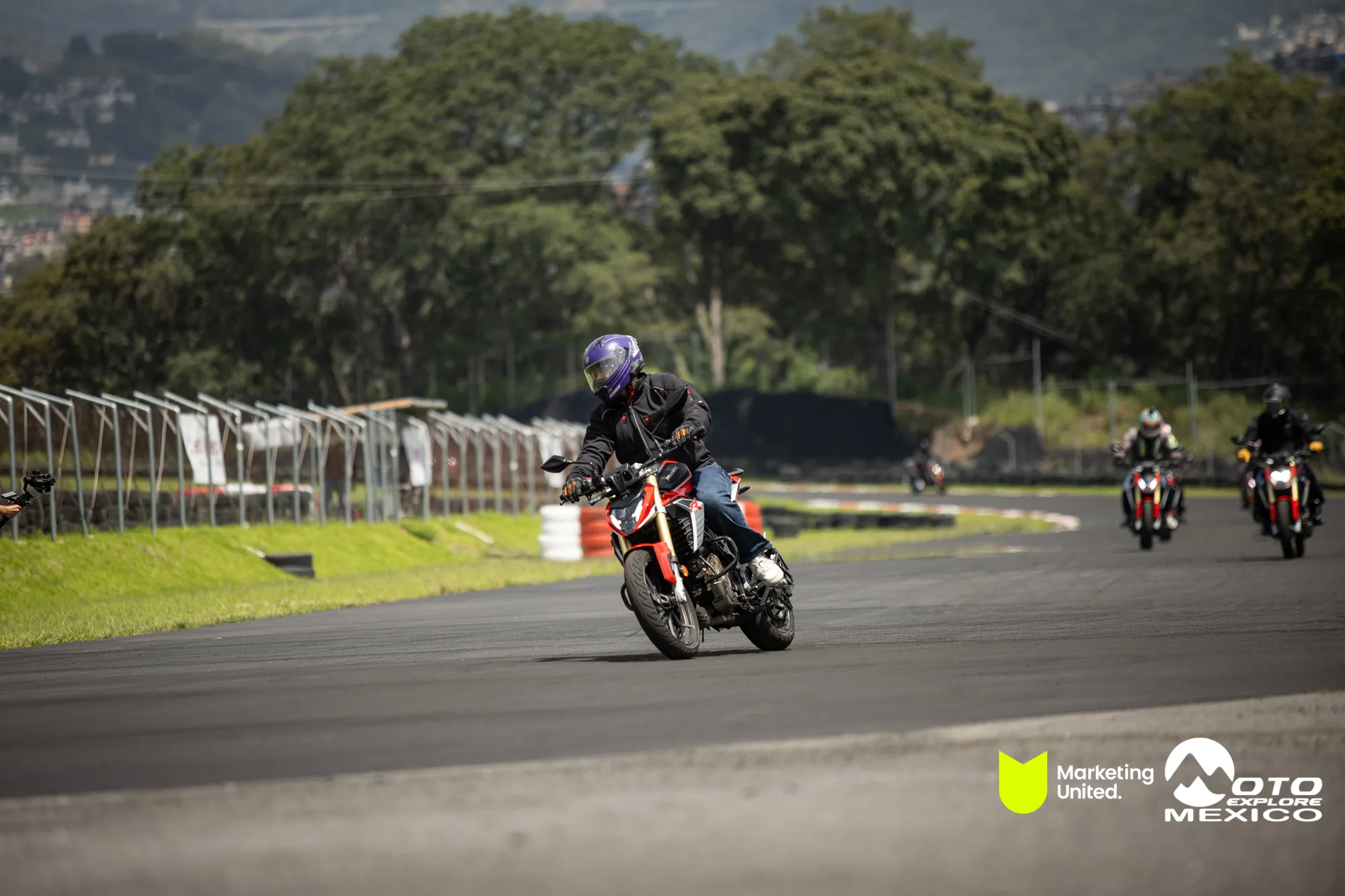 KBR PRUEBA DE MANEJO HUNK 235