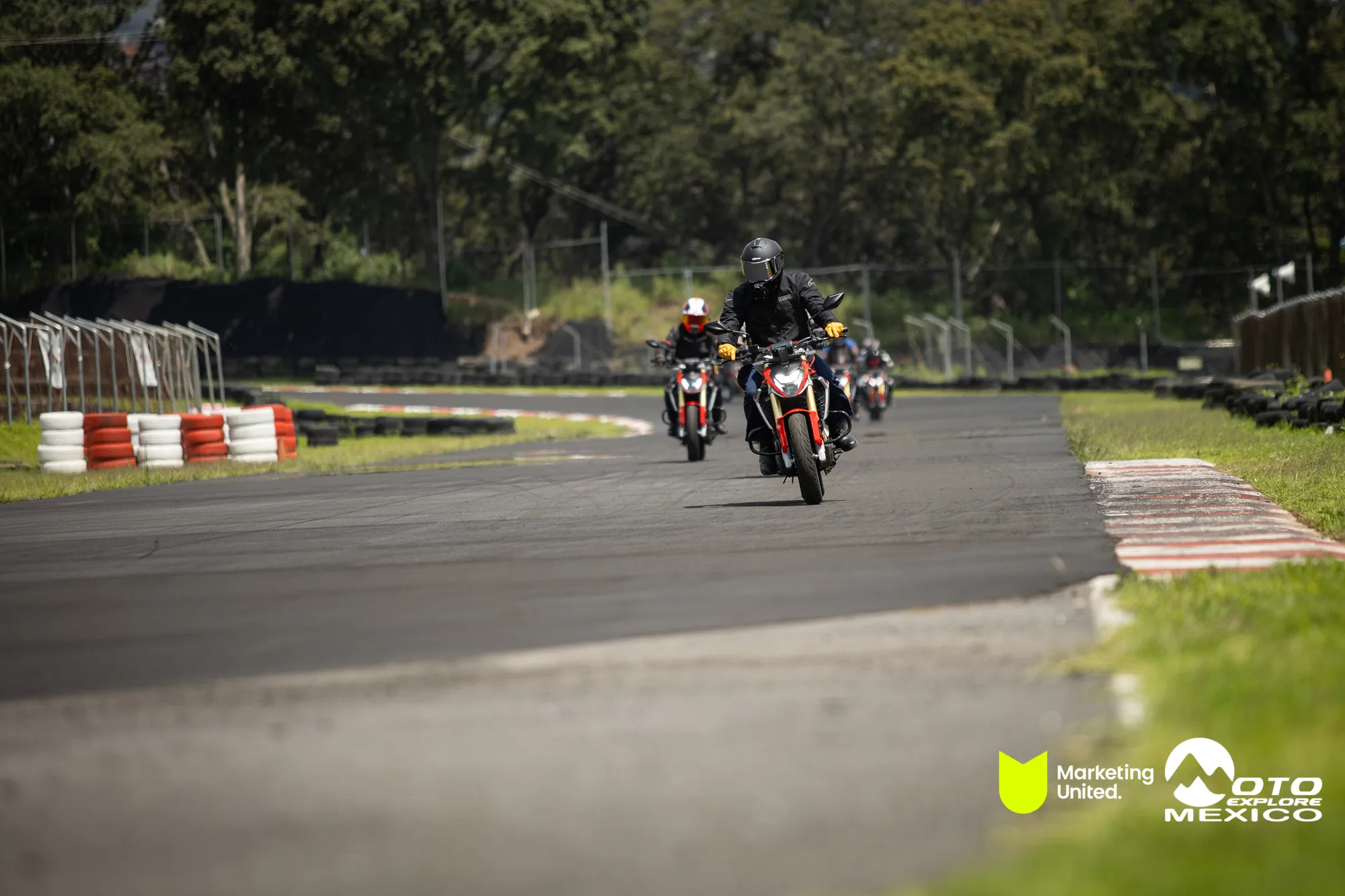 KBR PRUEBA DE MANEJO HUNK 236