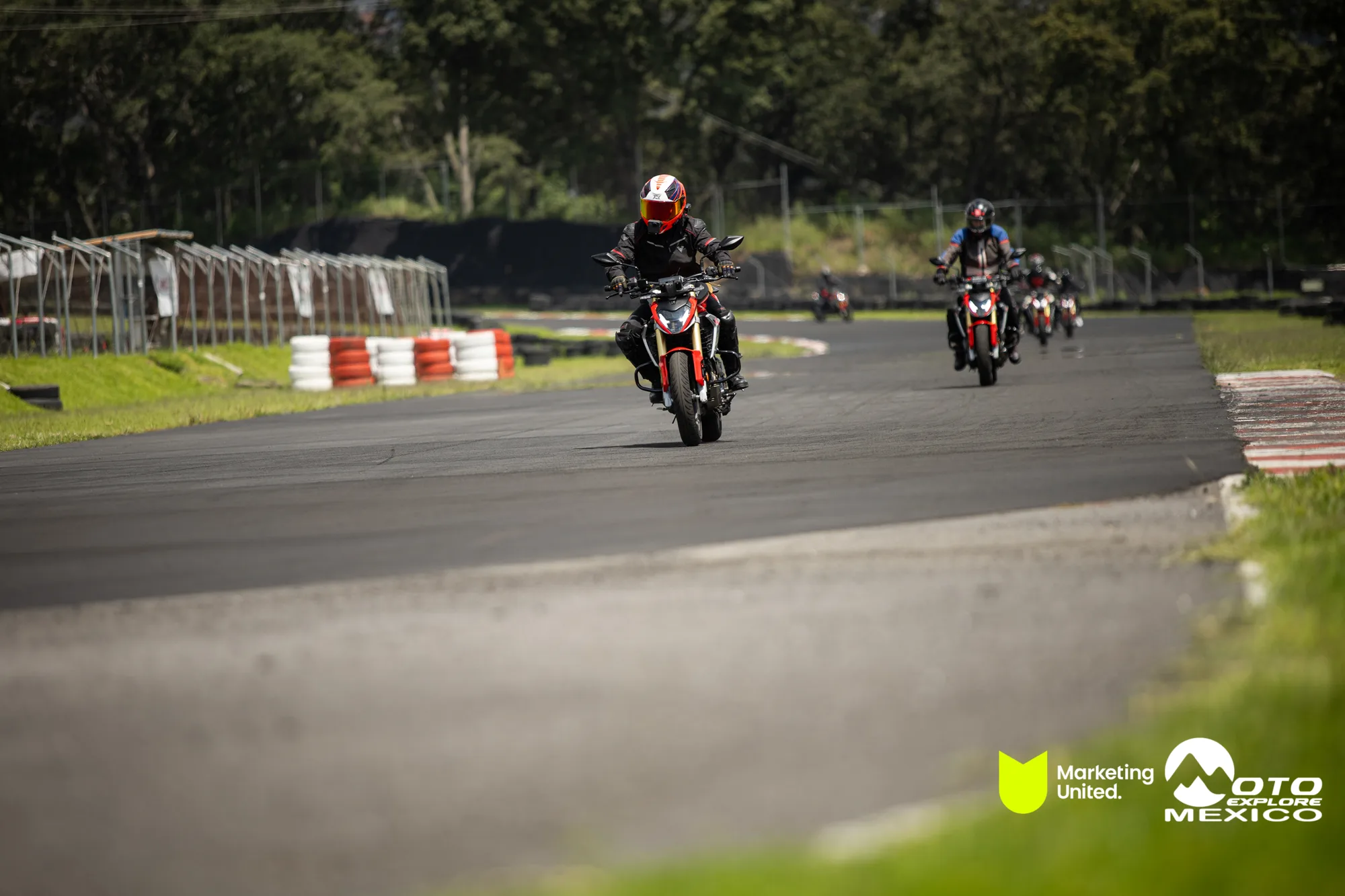 KBR PRUEBA DE MANEJO HUNK 240