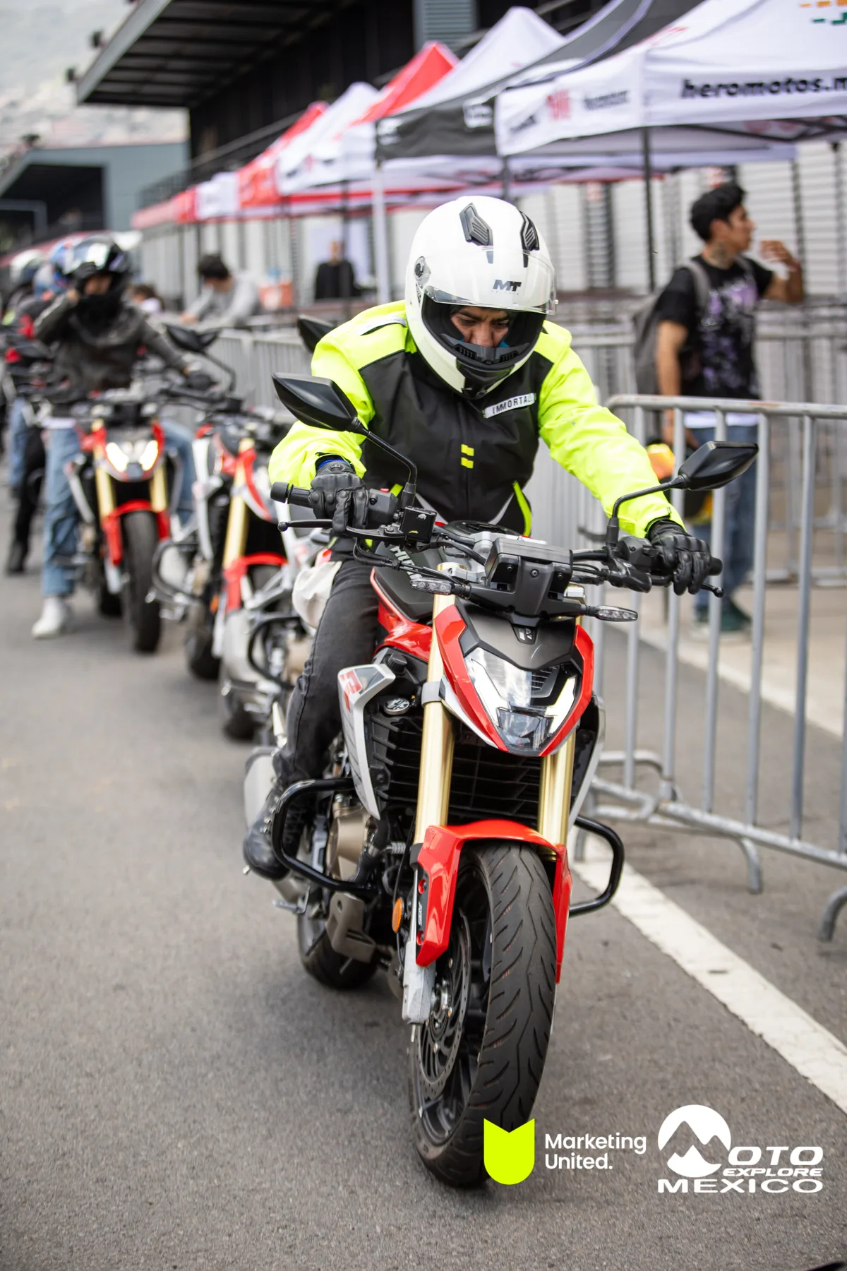 KBR PRUEBA DE MANEJO HUNK 255