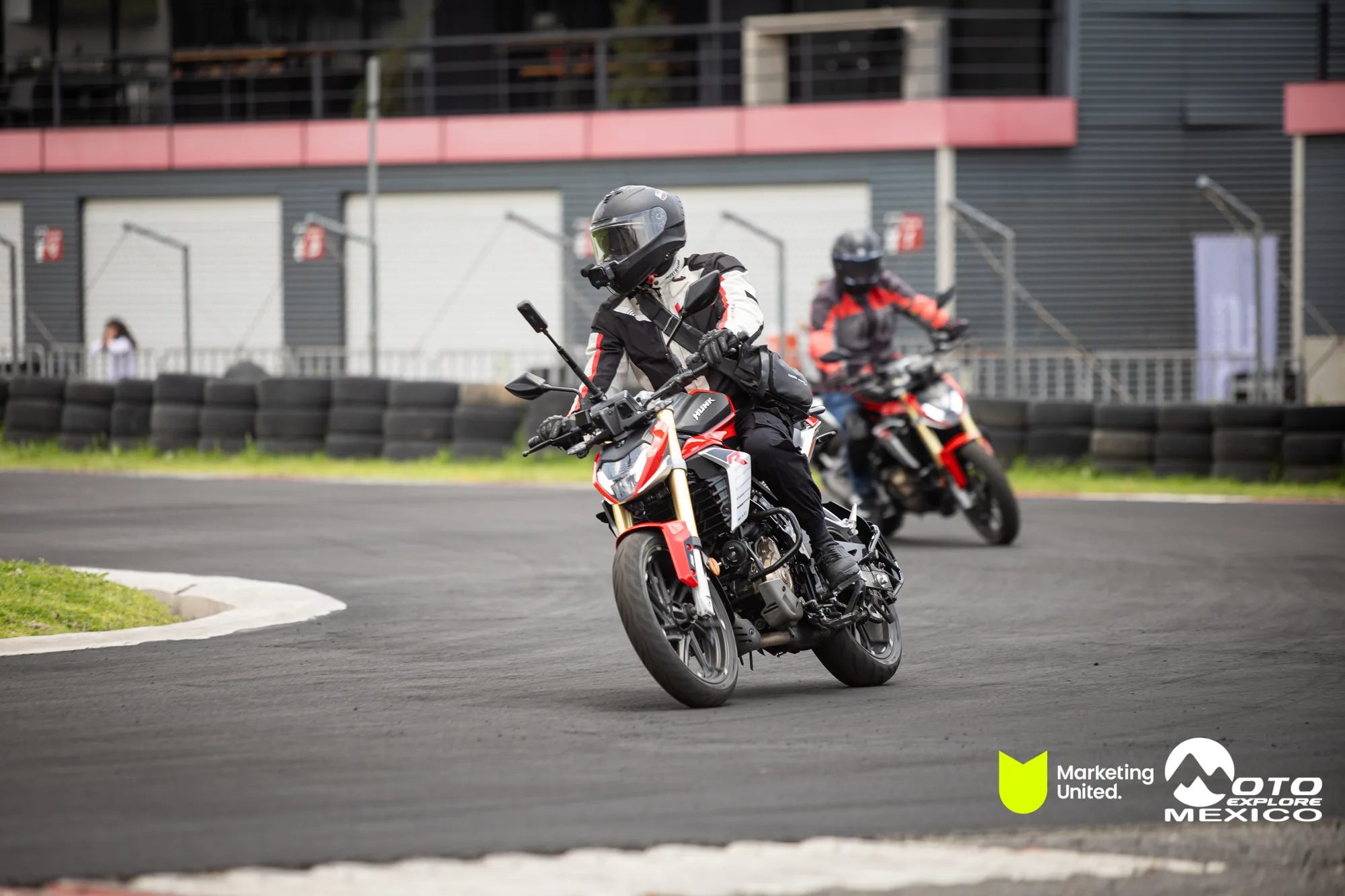 KBR PRUEBA DE MANEJO HUNK 258