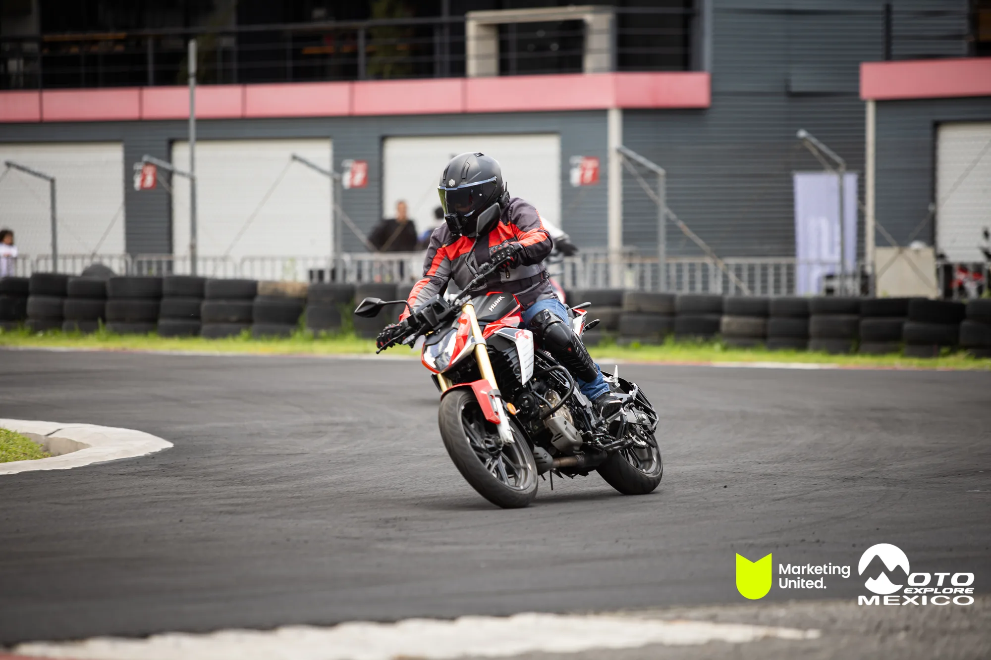 KBR PRUEBA DE MANEJO HUNK 260