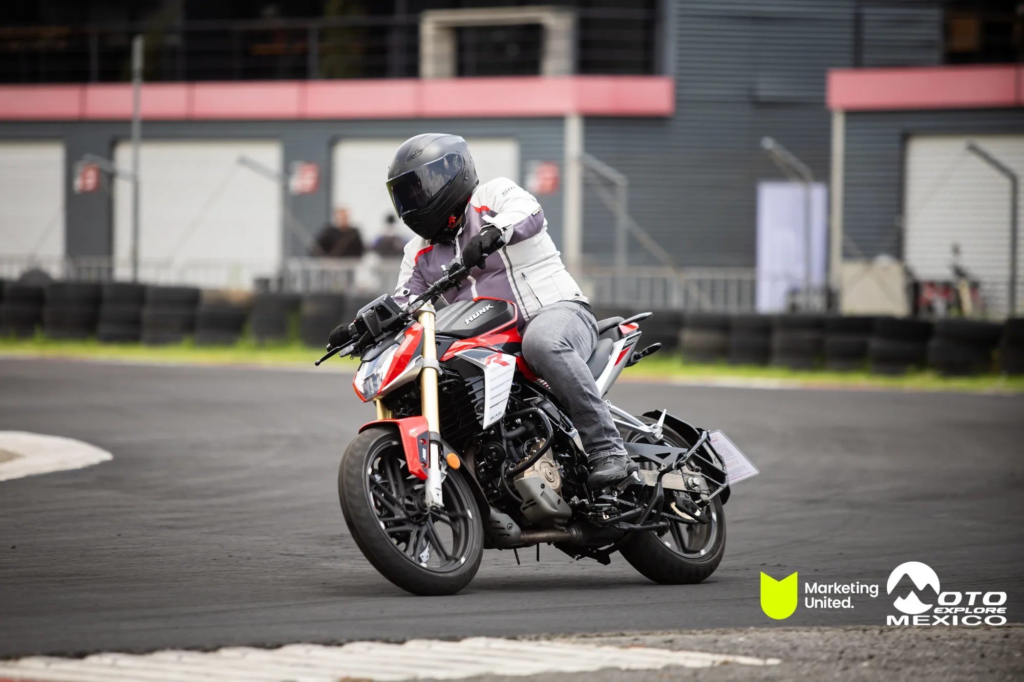 KBR PRUEBA DE MANEJO HUNK 263