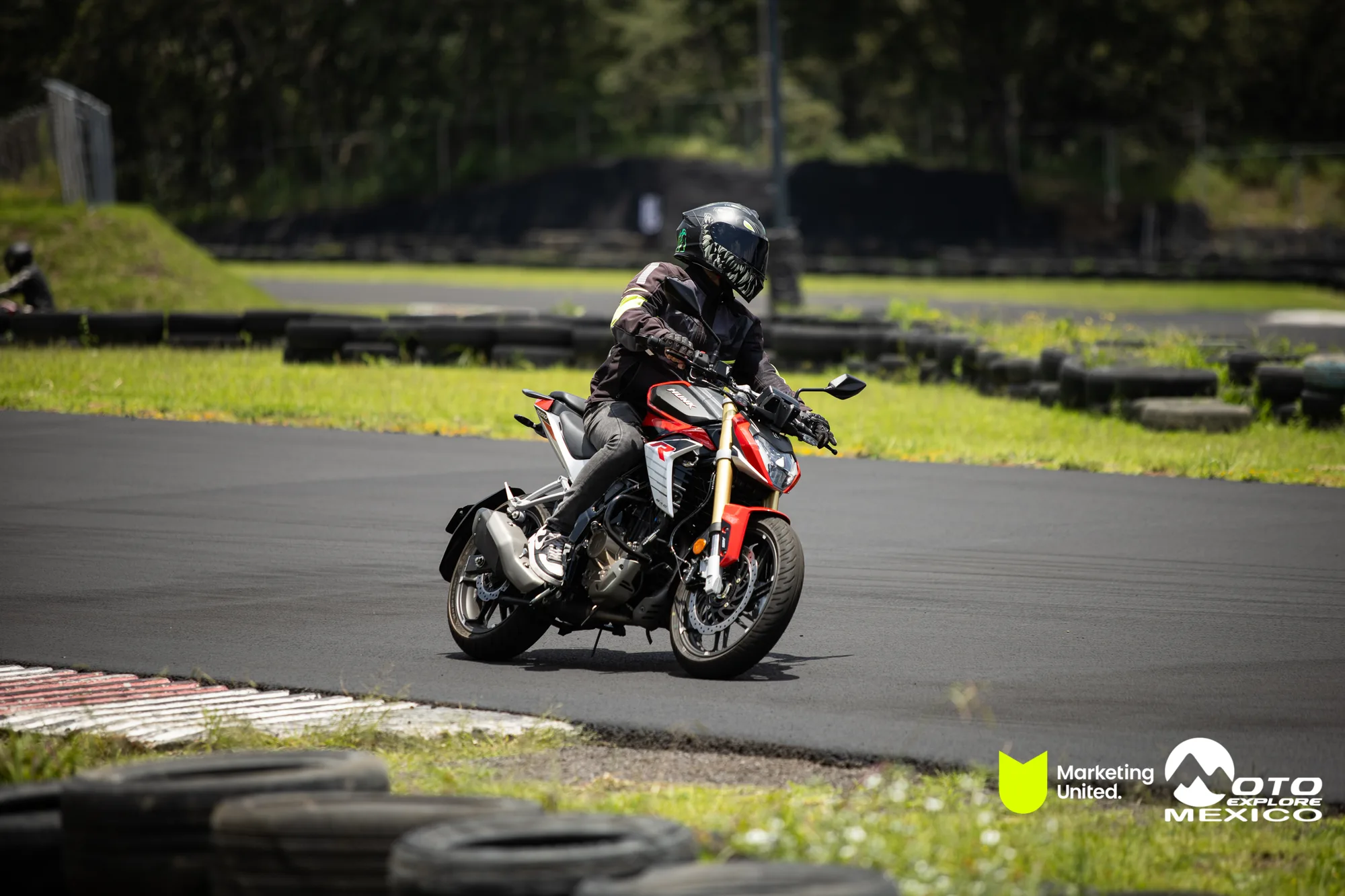 KBR PRUEBA DE MANEJO HUNK 266