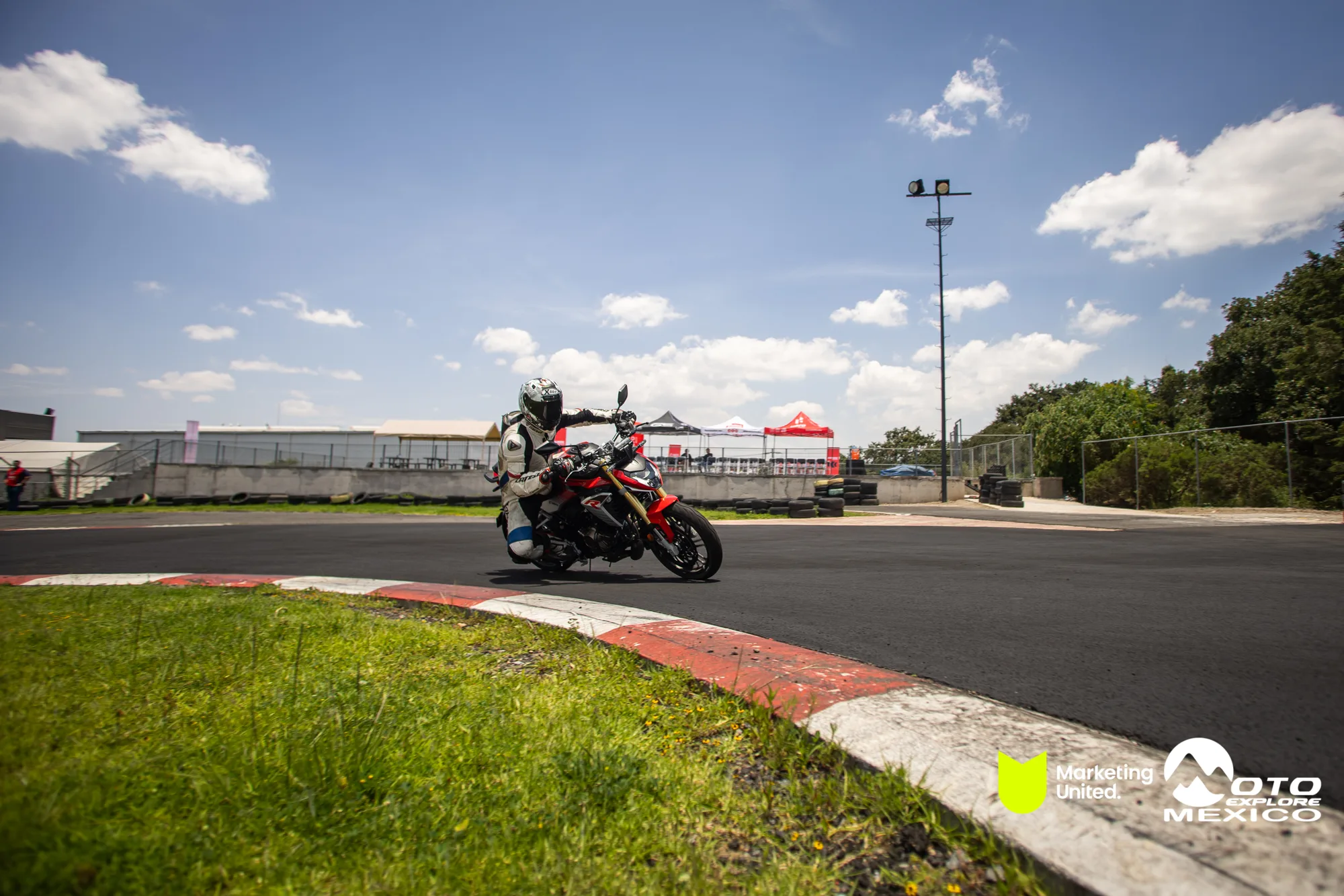 KBR PRUEBA DE MANEJO HUNK 303