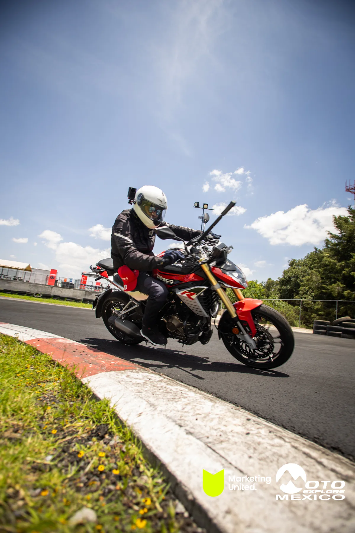 KBR PRUEBA DE MANEJO HUNK 310