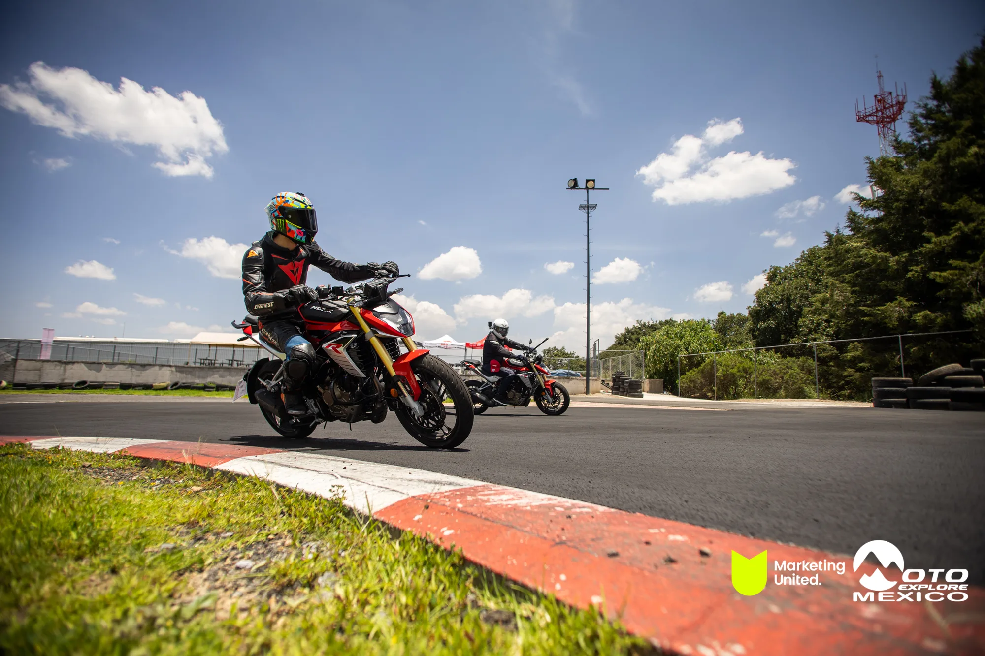 KBR PRUEBA DE MANEJO HUNK 320