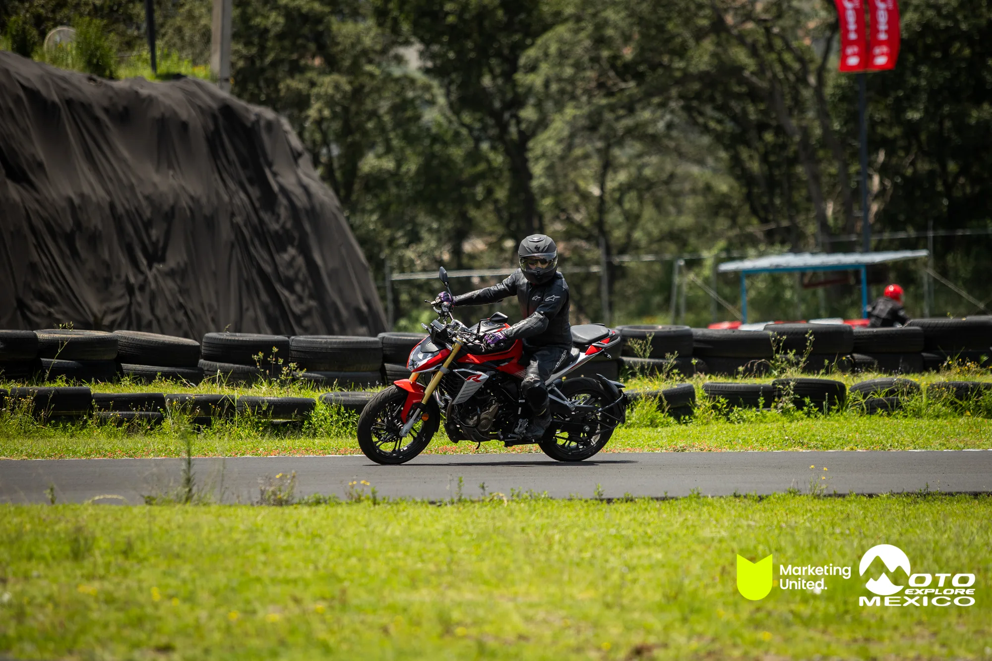 KBR PRUEBA DE MANEJO HUNK 330