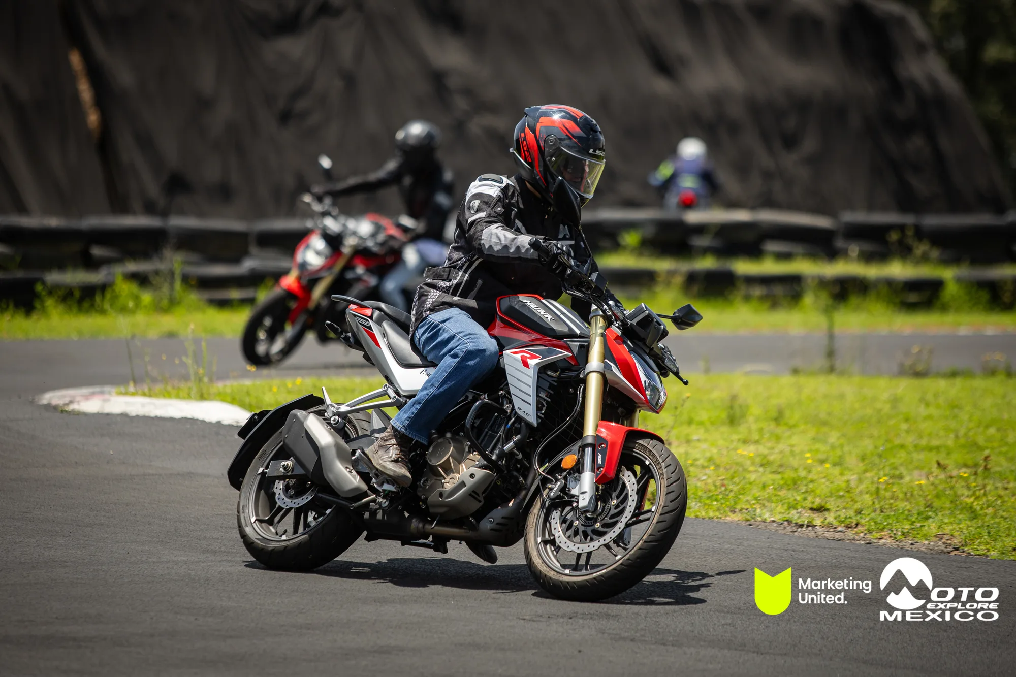 KBR PRUEBA DE MANEJO HUNK 336